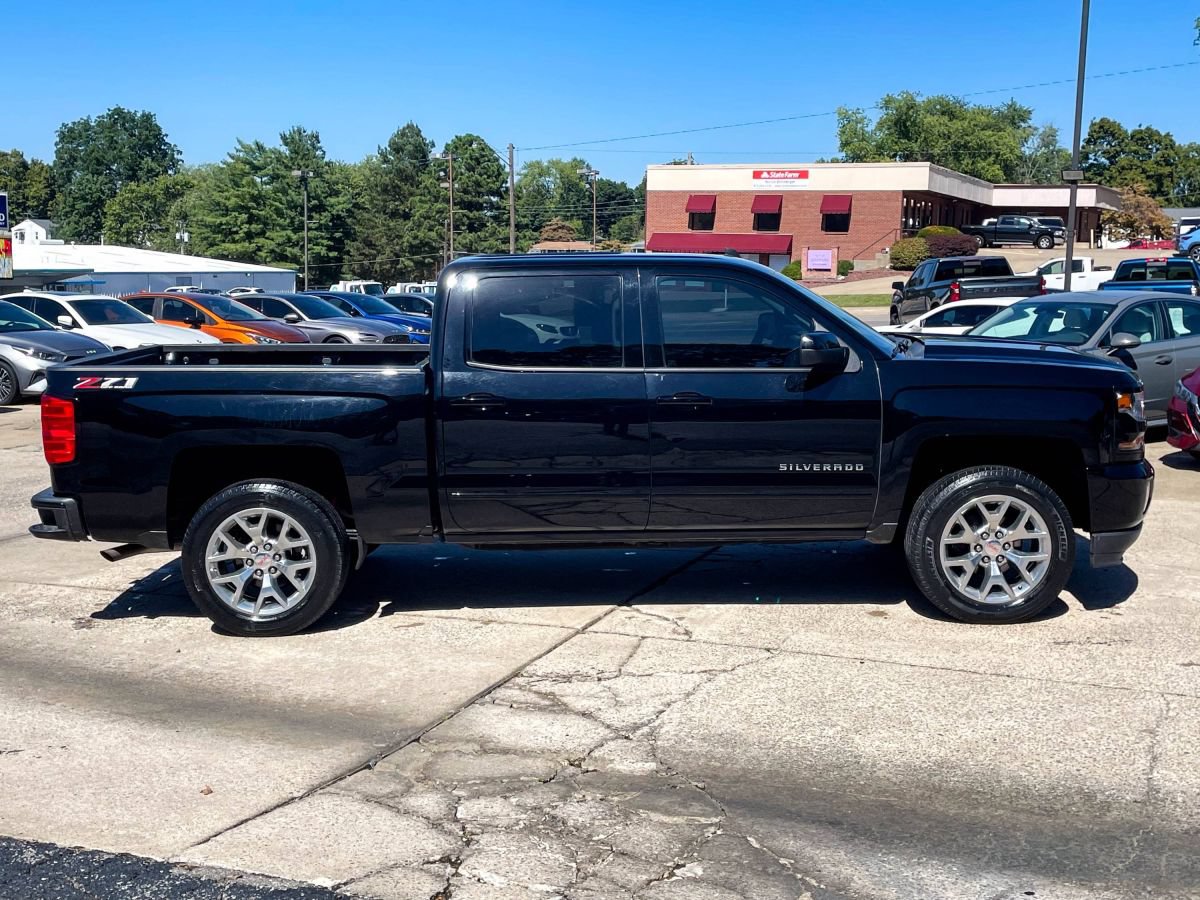 Used 2018 Chevrolet Silverado 1500 LT w/ All Star Edition AWD/4WD image 4