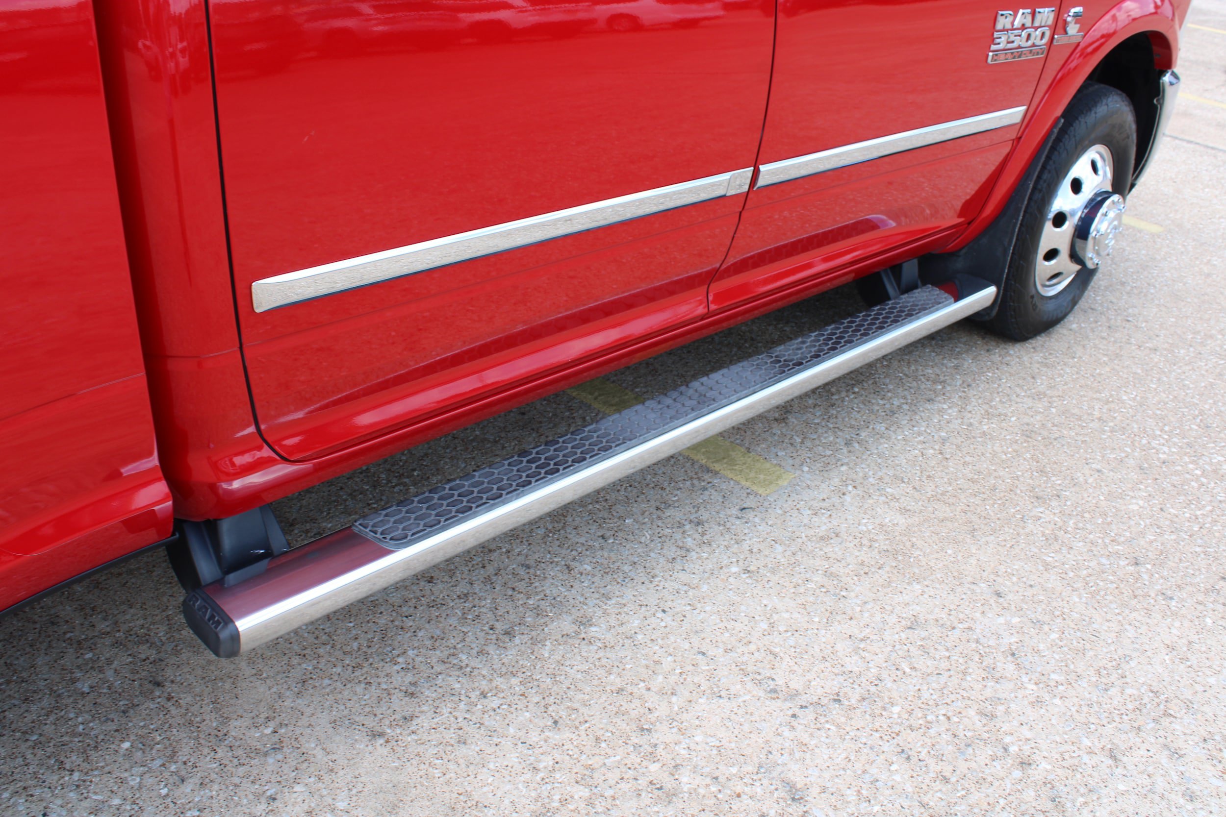 Used 2014 RAM 3500 Laramie w/ Convenience Group RWD image 16