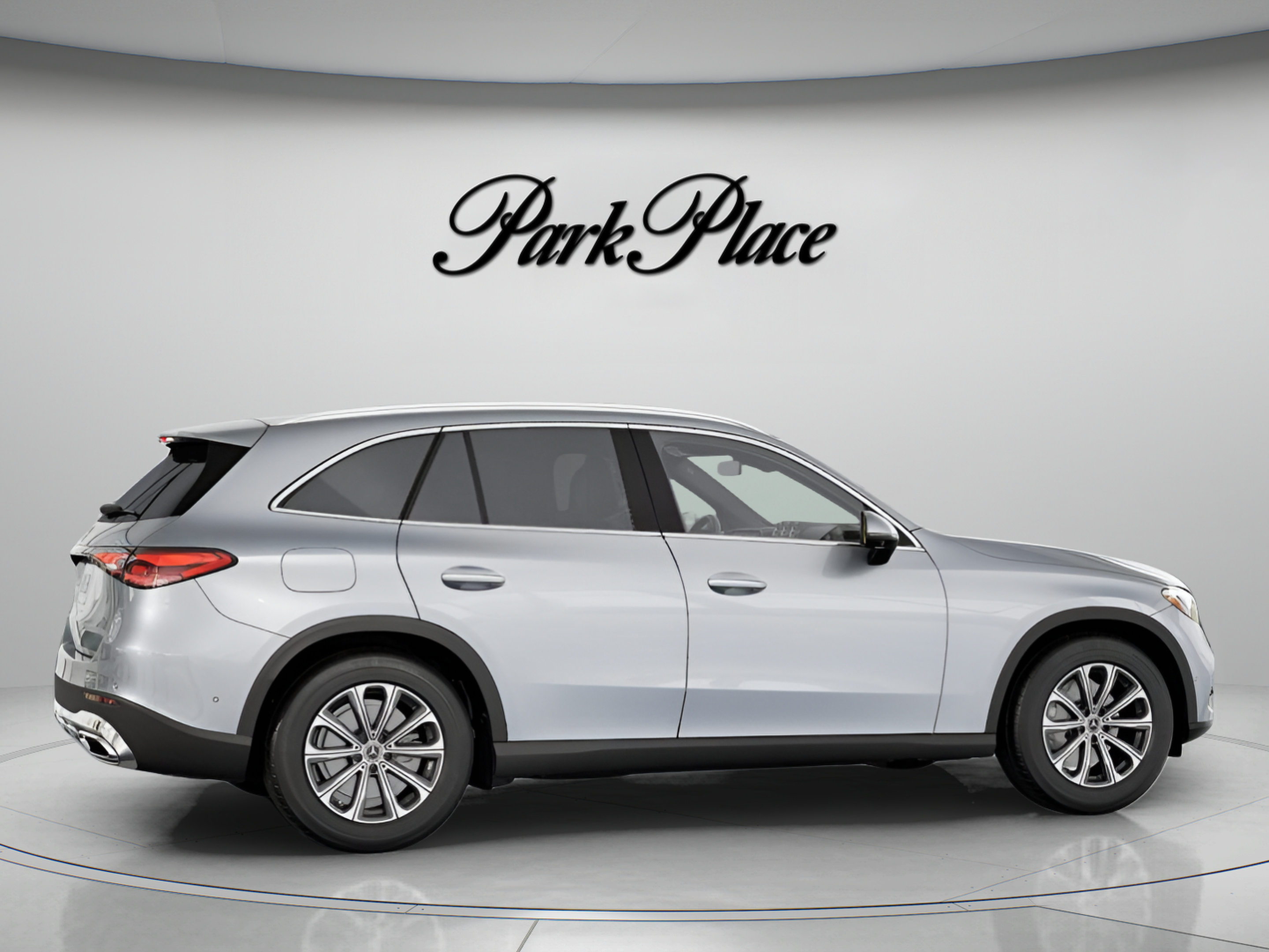 Used 2026 Mercedes-Benz GLC 300 4MATIC image 24