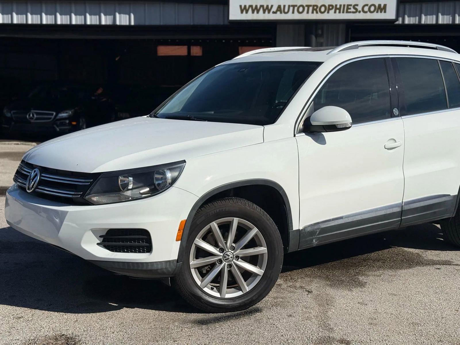 Used 2017 Volkswagen Tiguan Wolfsburg Edition image 28