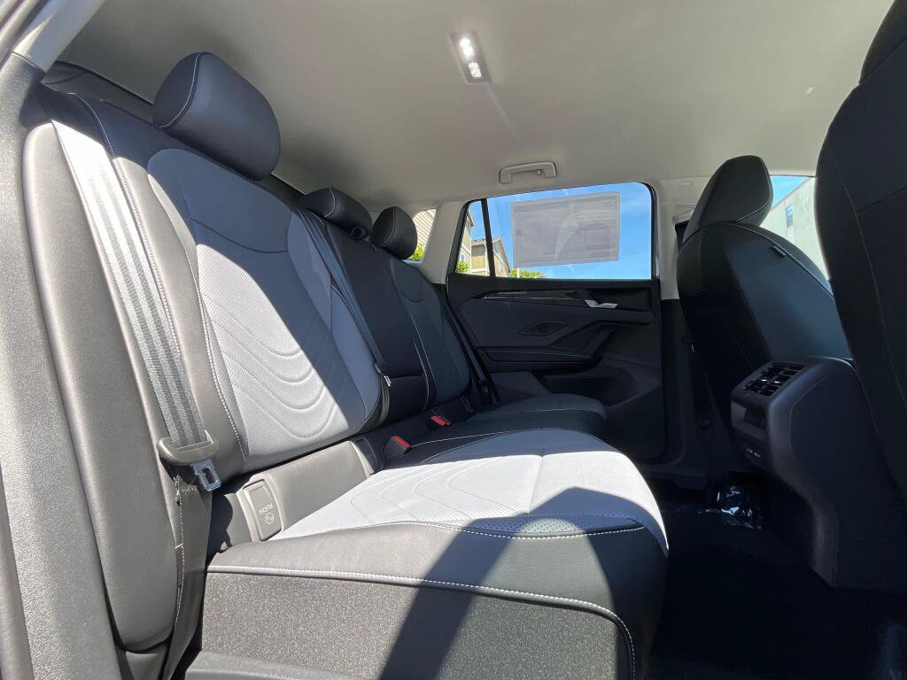 New 2026 Volkswagen Tiguan SE AWD/4WD image 14