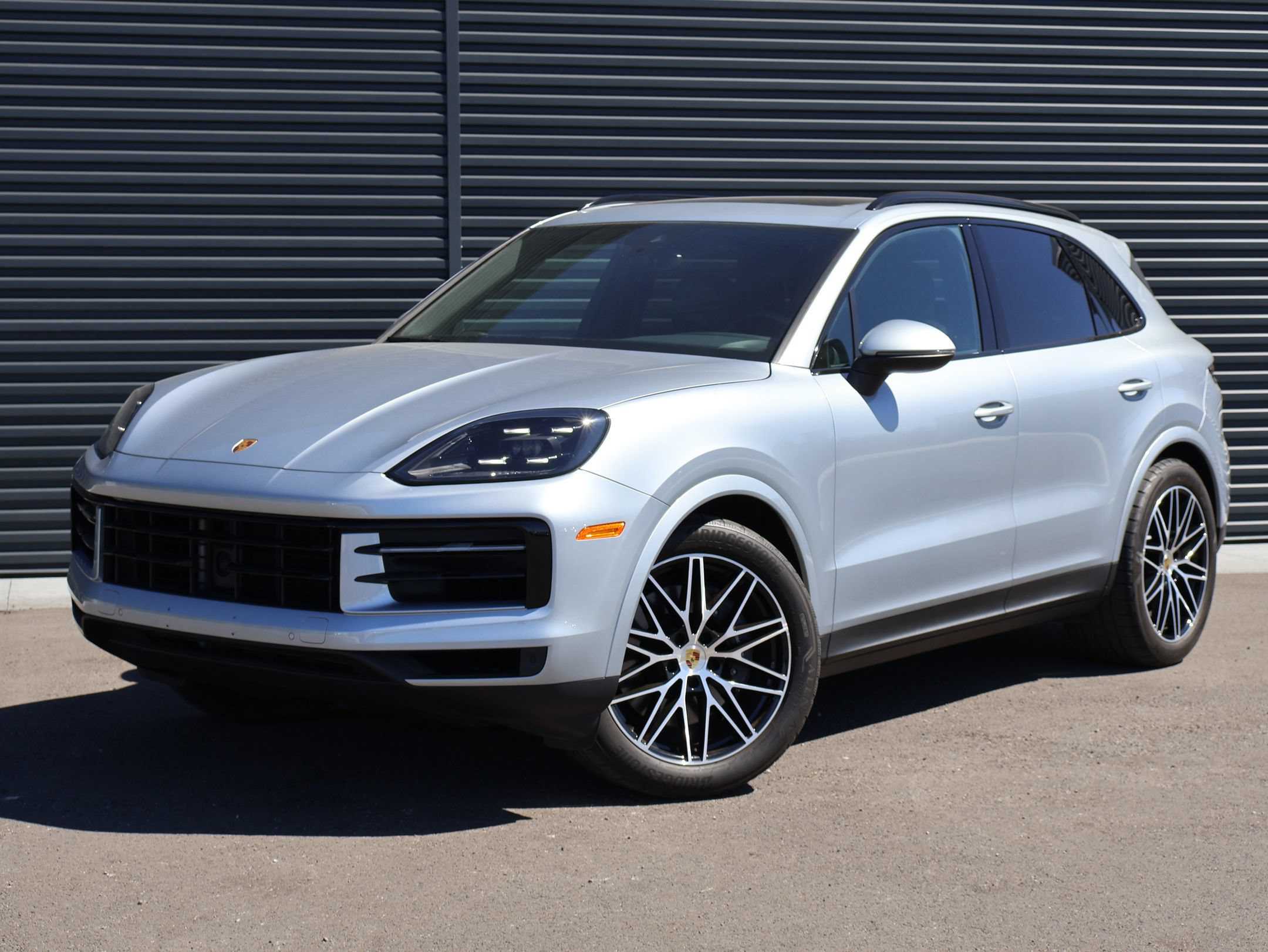 Certified 2024 Porsche Cayenne AWD/4WD image 1