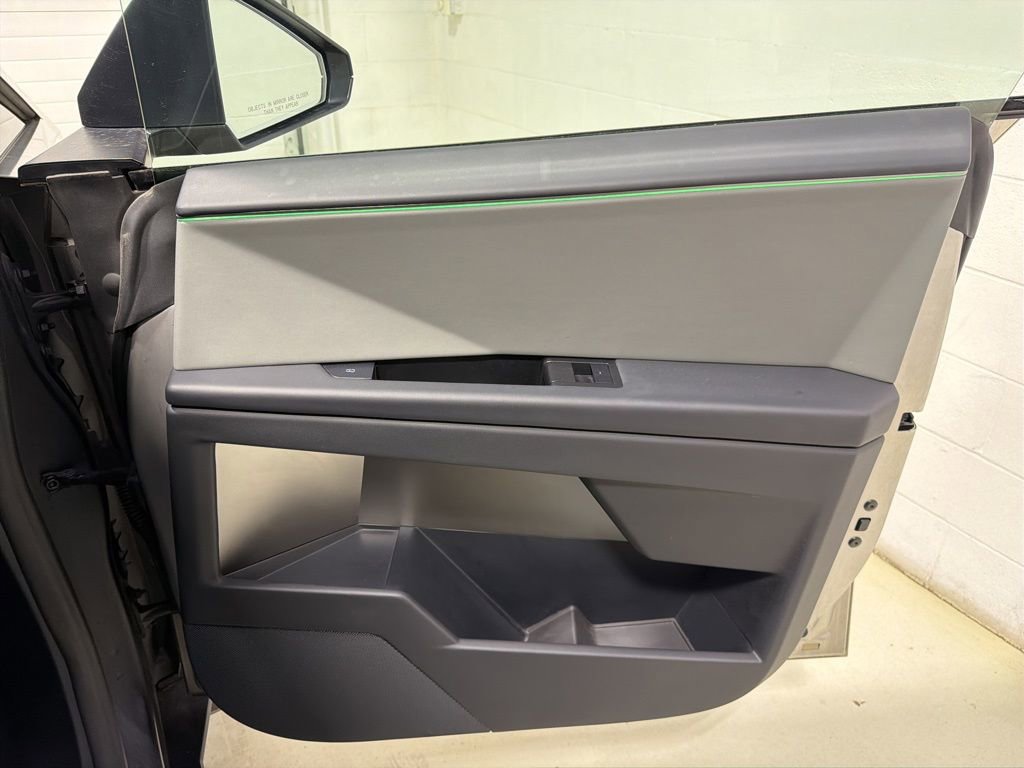 Used 2024 Tesla Cybertruck AWD Crew Cab image 53