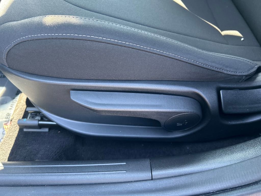 Used 2023 Hyundai Elantra SEL FWD image 14