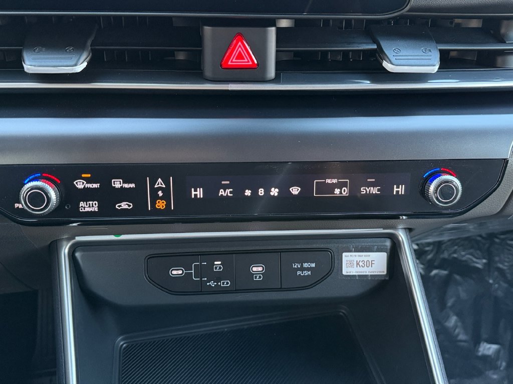 New 2026 Kia Carnival FWD image 17