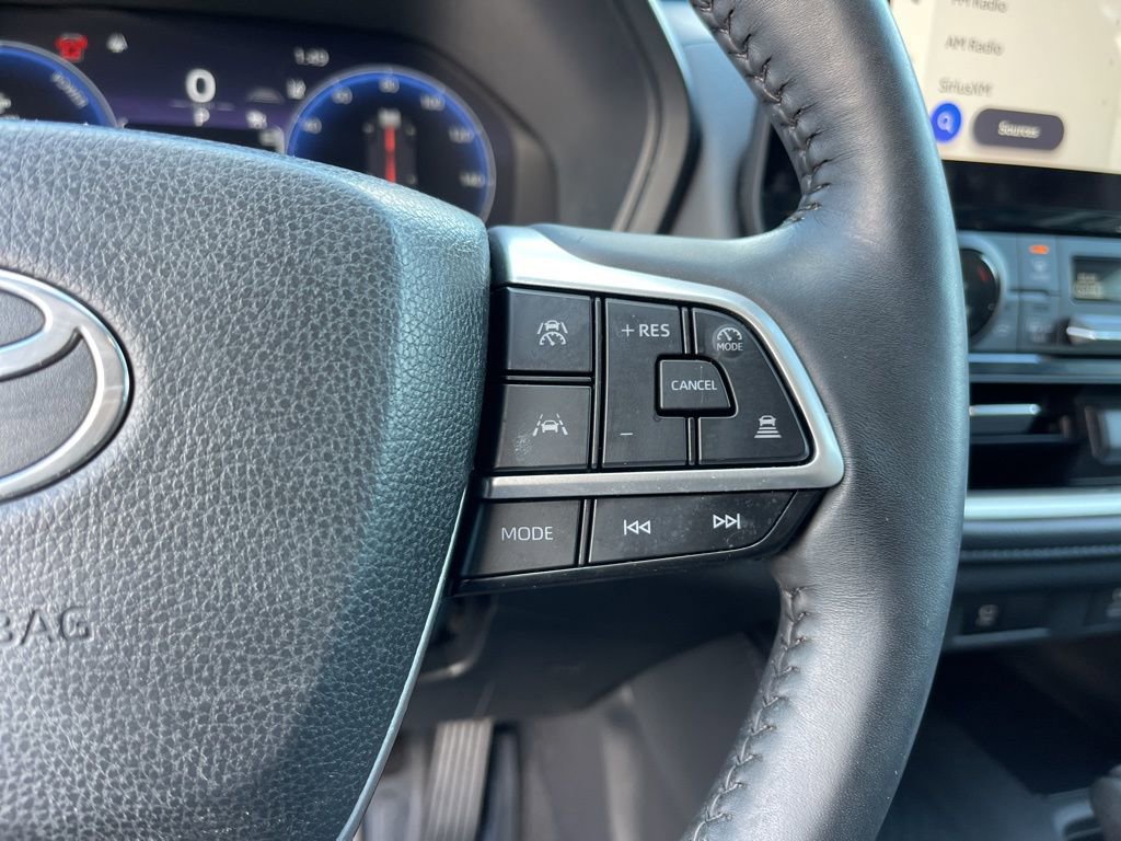 Used 2024 Toyota Grand Highlander Limited image 18