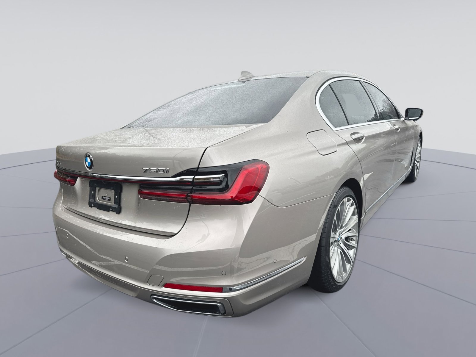 Used 2021 BMW 750i xDrive w/ Executive Package image 29