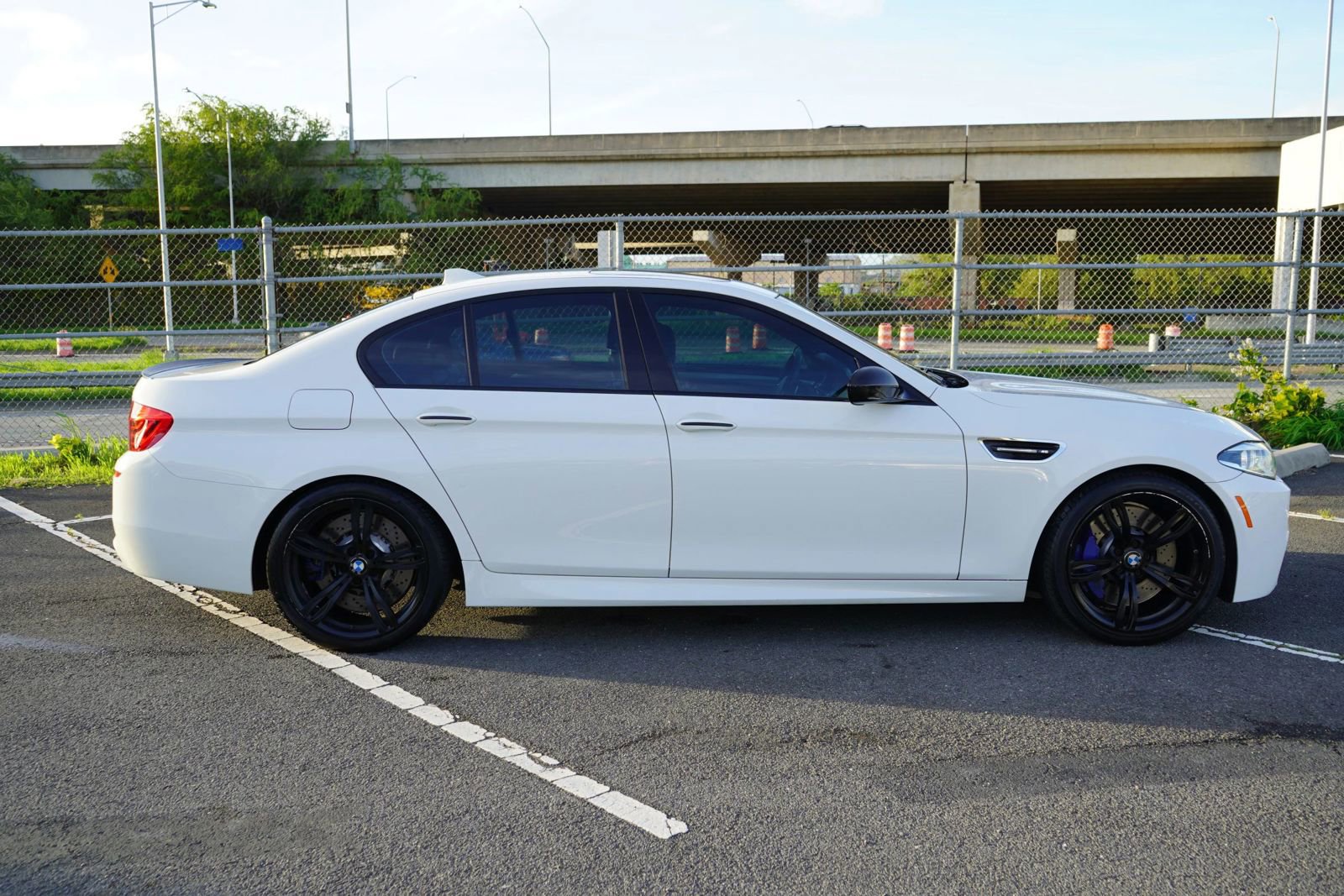 Used 2016 BMW M5 image 24