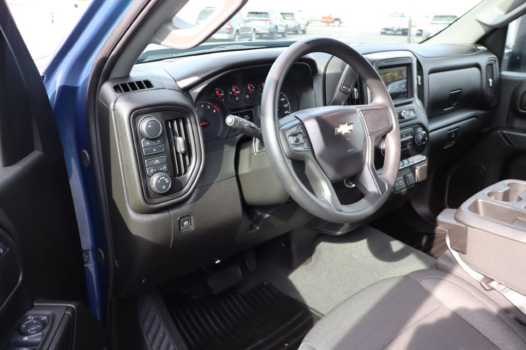 Used 2024 Chevrolet Silverado 2500 Custom w/ Custom Convenience Package AWD/4WD image 4