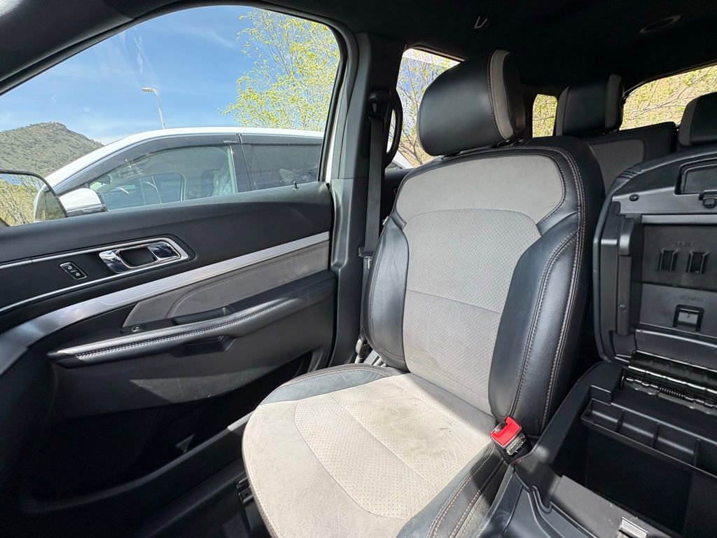 Used 2017 Ford Explorer XLT w/ Equipment Group 202A image 23