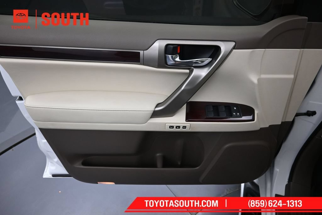 Used 2017 Lexus GX 460 AWD/4WD image 26