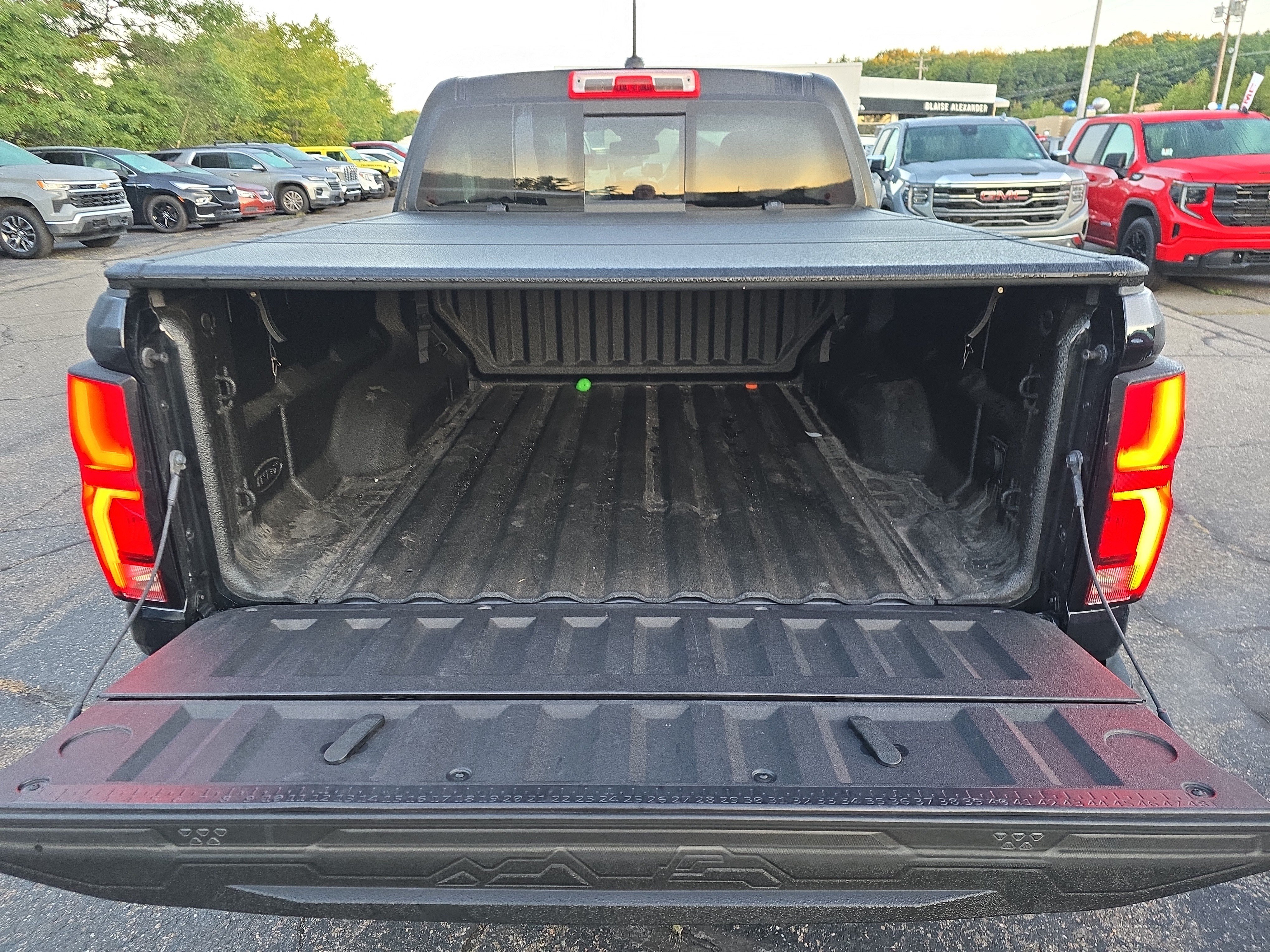 Used 2024 Chevrolet Colorado Z71 w/ Z71 Convenience Package 2 AWD/4WD image 6