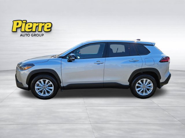 Used 2026 Toyota Corolla Cross LE AWD/4WD image 2