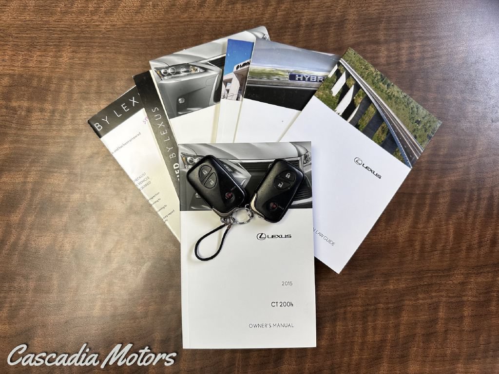 Used 2015 Lexus CT 200h w/ Seat Comfort Package FWD image 2