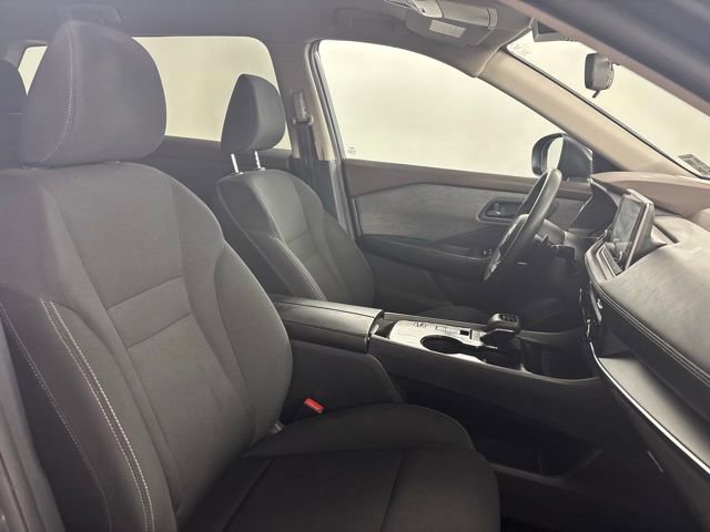 Used 2023 Nissan Rogue S image 17