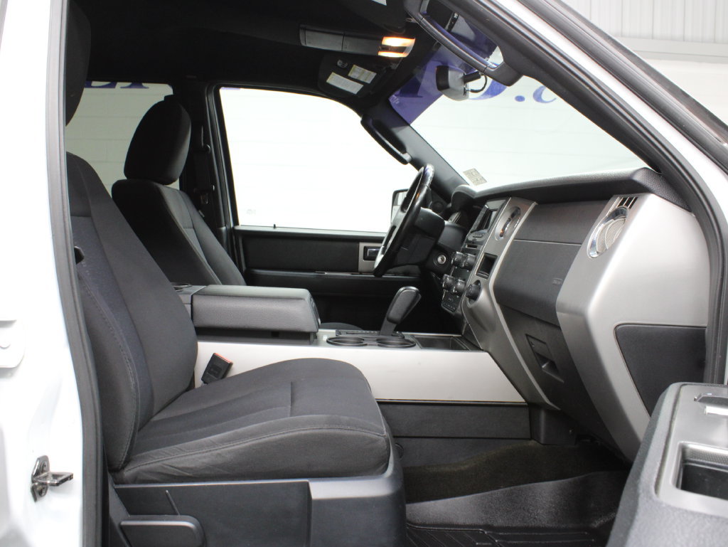 Used 2016 Ford Expedition XLT AWD/4WD image 29