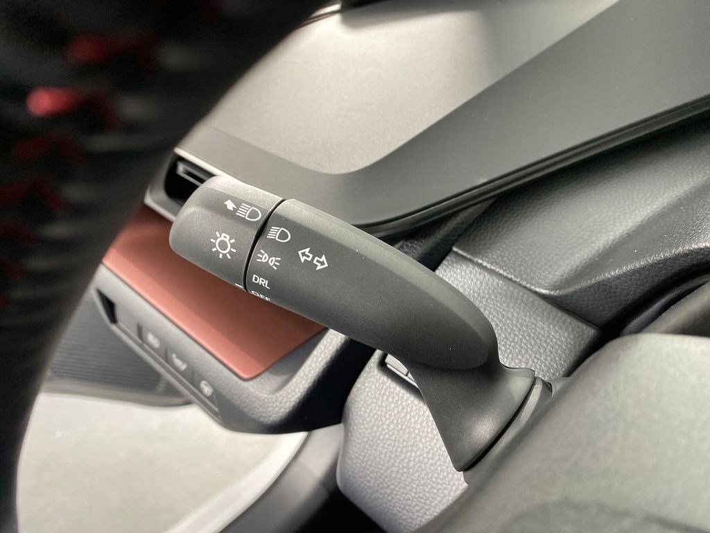 New 2026 Toyota Prius SE image 15