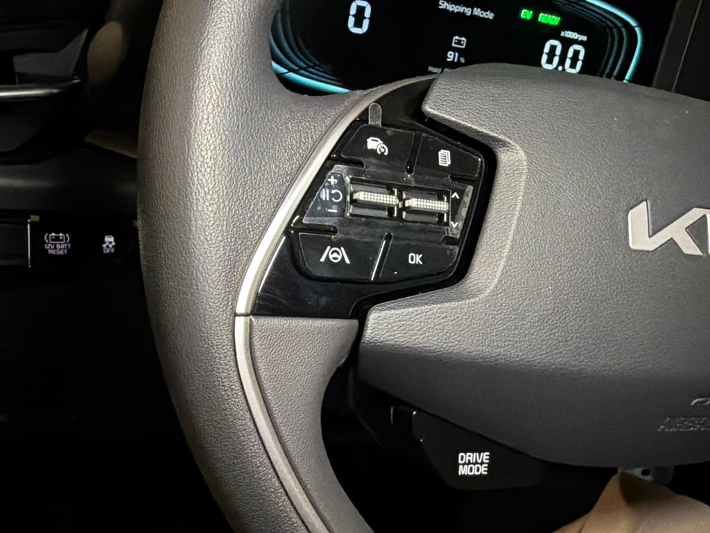 New 2026 Kia Niro LX FWD image 17