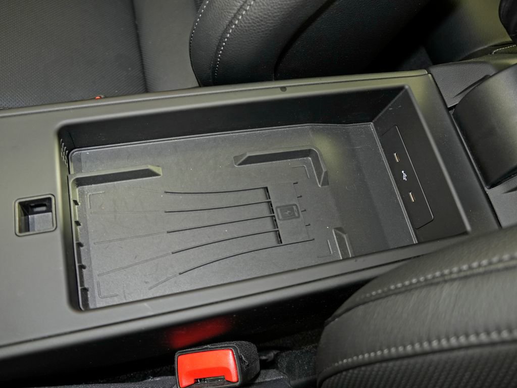 Certified 2025 Porsche 911 Carrera RWD image 37