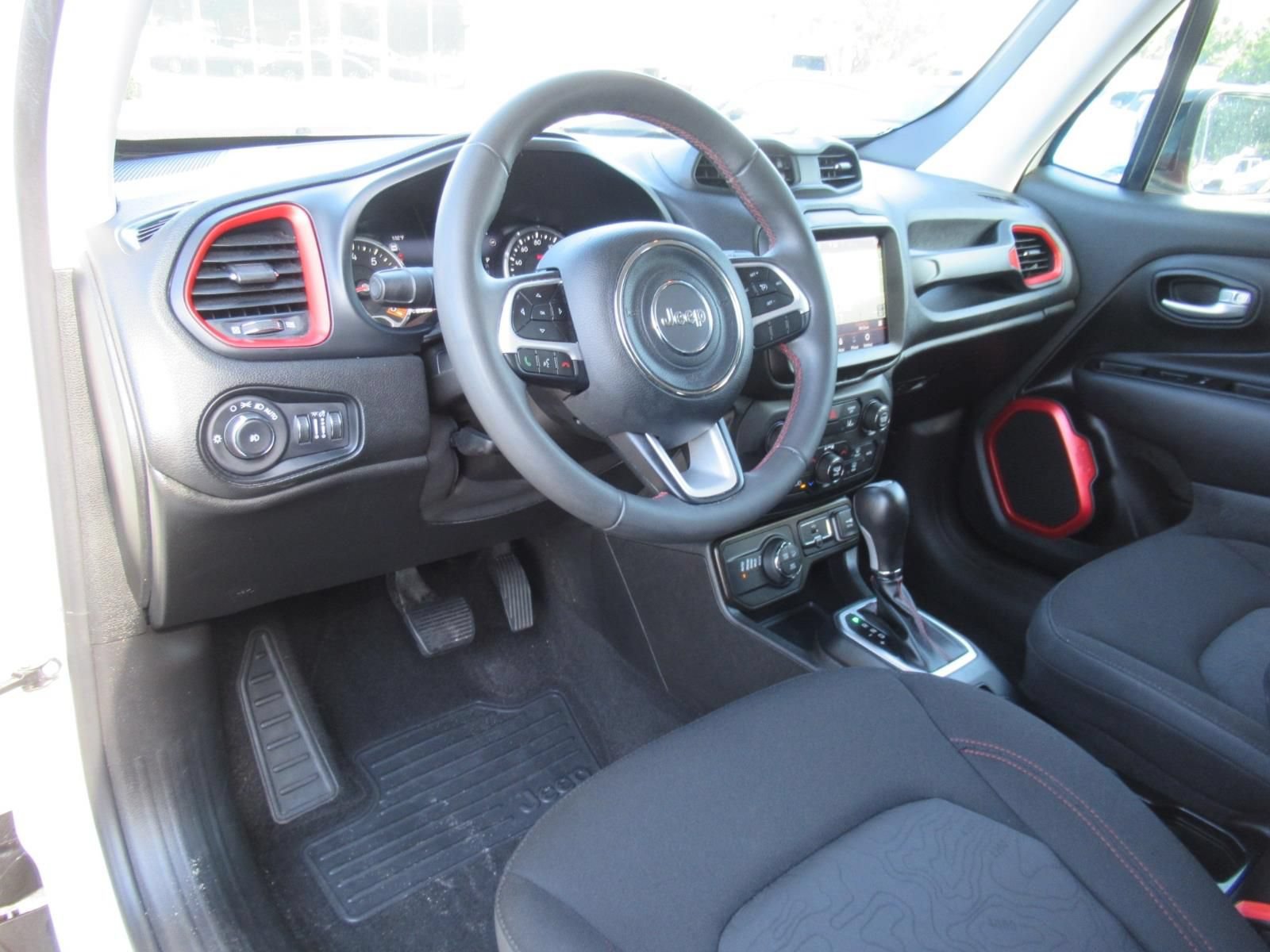 Certified 2023 Jeep Renegade Trailhawk AWD/4WD image 18