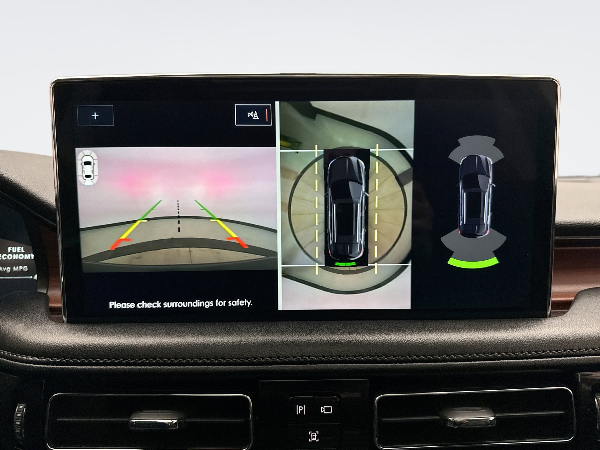 Used 2023 Lincoln Nautilus Reserve w/ Equipment Group 201A image 16