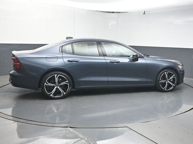 Certified 2025 Volvo S60 B5 Core AWD/4WD image 8