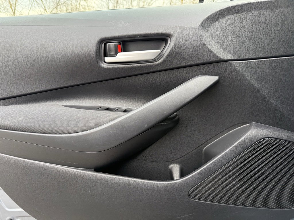 Used 2021 Toyota Corolla LE image 23