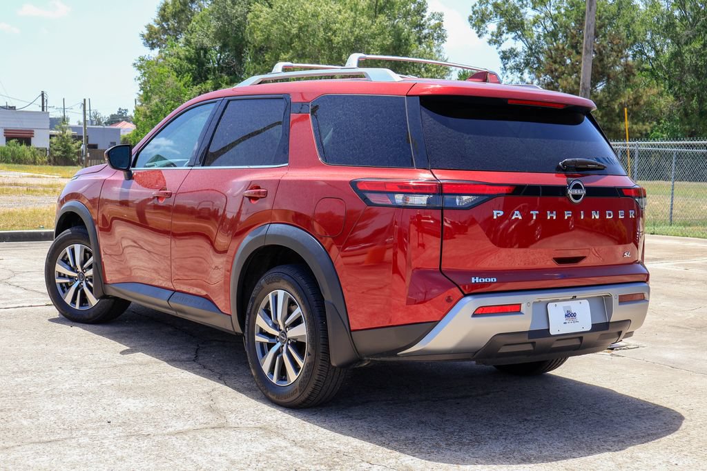 Used 2023 Nissan Pathfinder SL FWD image 2