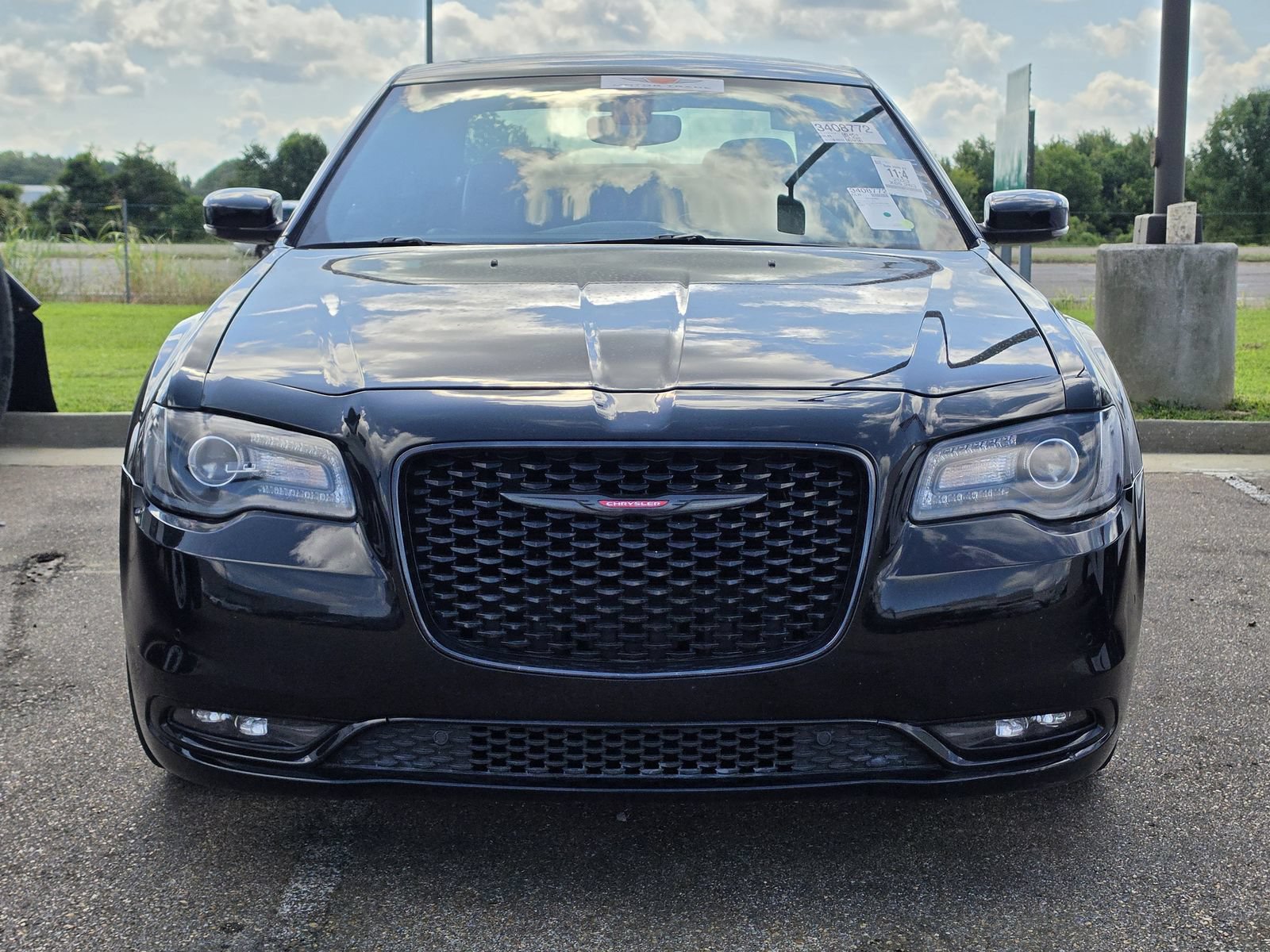 Used 2023 Chrysler 300 S RWD image 2