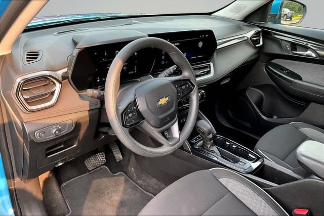 Used 2025 Chevrolet TrailBlazer LT AWD/4WD image 15
