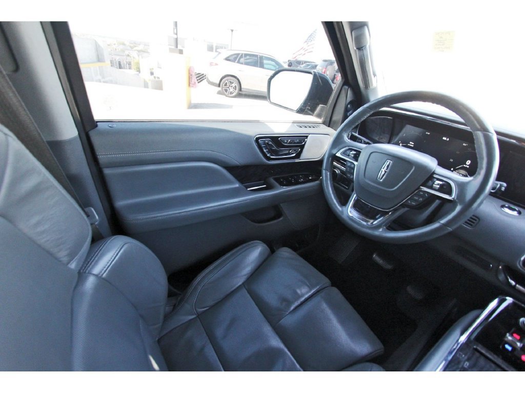 Used 2021 Lincoln Navigator L Reserve w/ Luxury Package AWD/4WD image 8