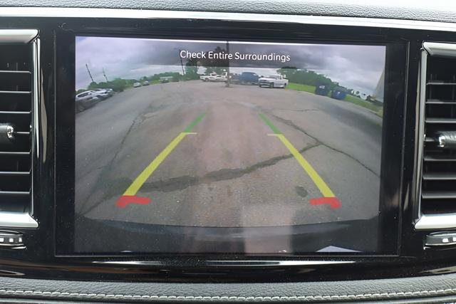 Used 2023 Chrysler Pacifica Limited FWD image 14