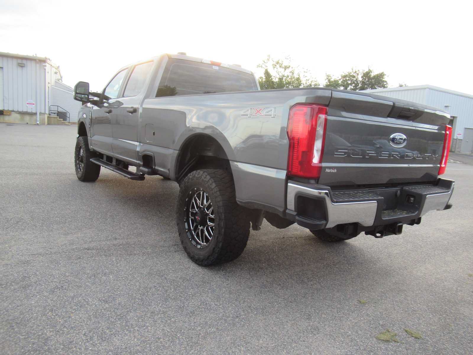 Used 2025 Ford F350 XL w/ XL Off-Road Package AWD/4WD image 7