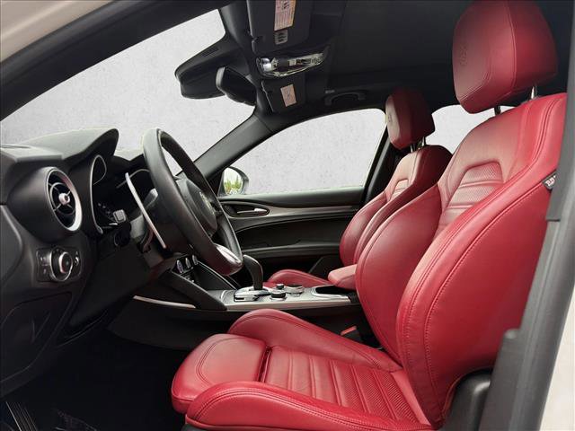 Used 2022 Alfa Romeo Stelvio Veloce AWD/4WD image 16