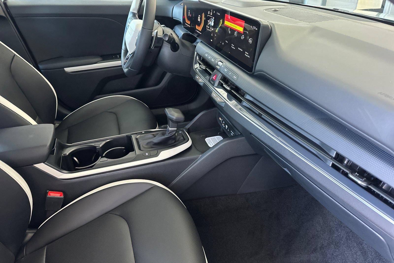 New 2026 Kia K4 GT-Line w/ GT-Line Sunroof Package FWD image 15