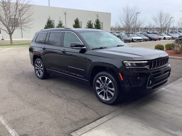 Used 2023 Jeep Grand Cherokee L Overland AWD/4WD image 3