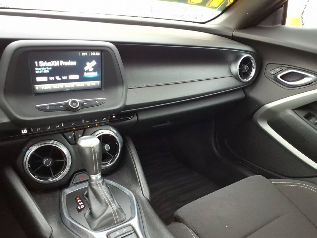 Used 2017 Chevrolet Camaro LT RWD image 12