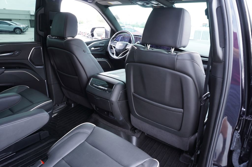 Used 2024 Cadillac Escalade Sport w/ LPO, ONYX Package image 11