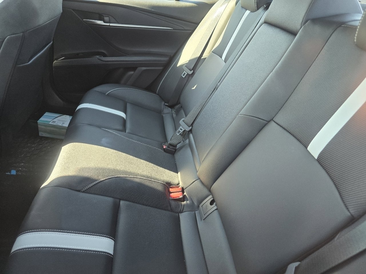 Used 2025 Toyota Camry SE w/ Convenience Package image 20