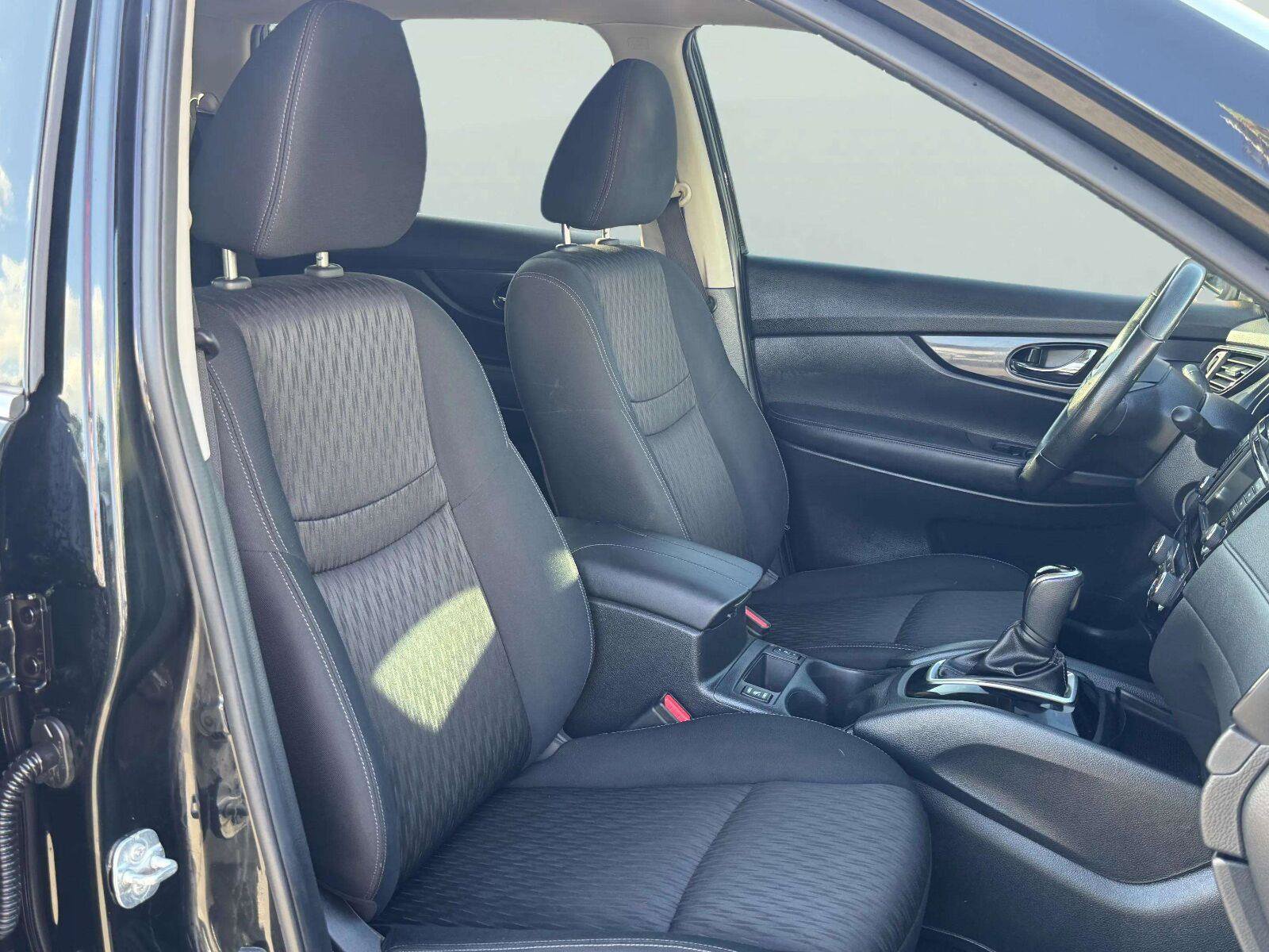 Used 2019 Nissan Rogue SV FWD image 42