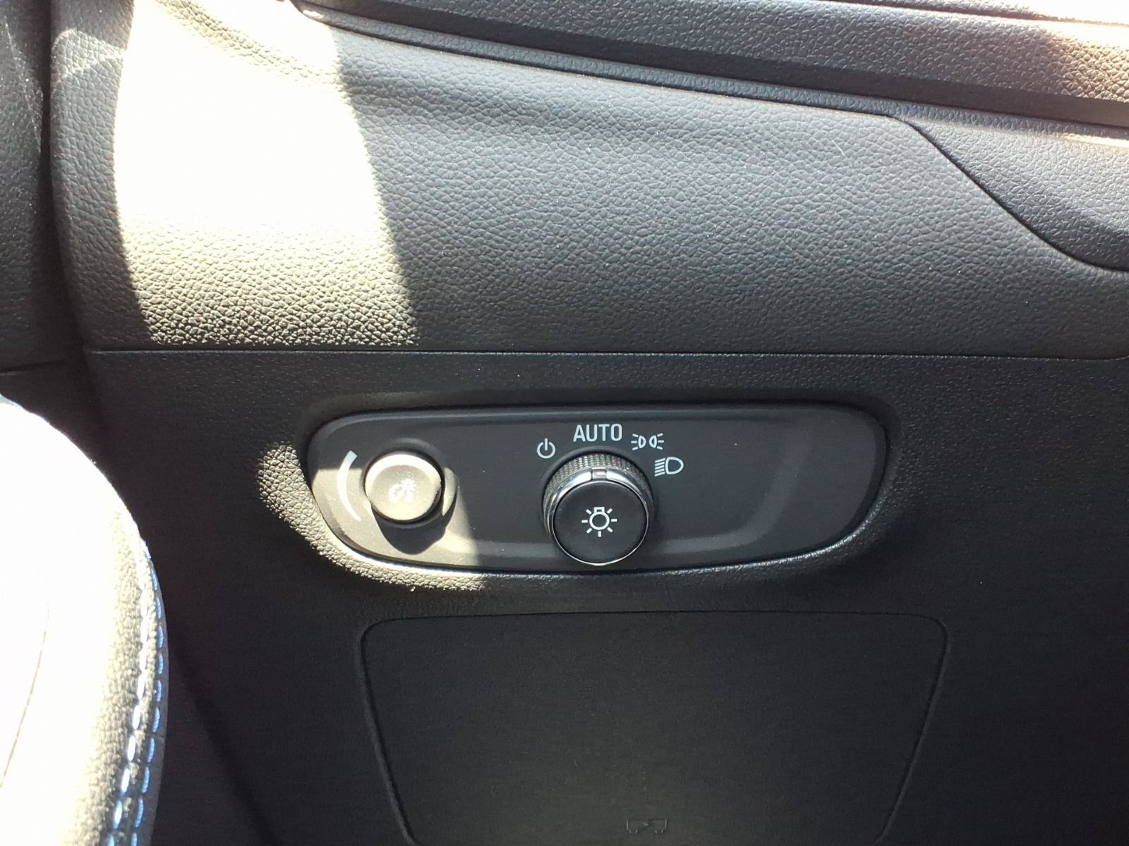 Used 2026 Buick Encore GX Sport Touring w/ Comfort Package FWD image 24
