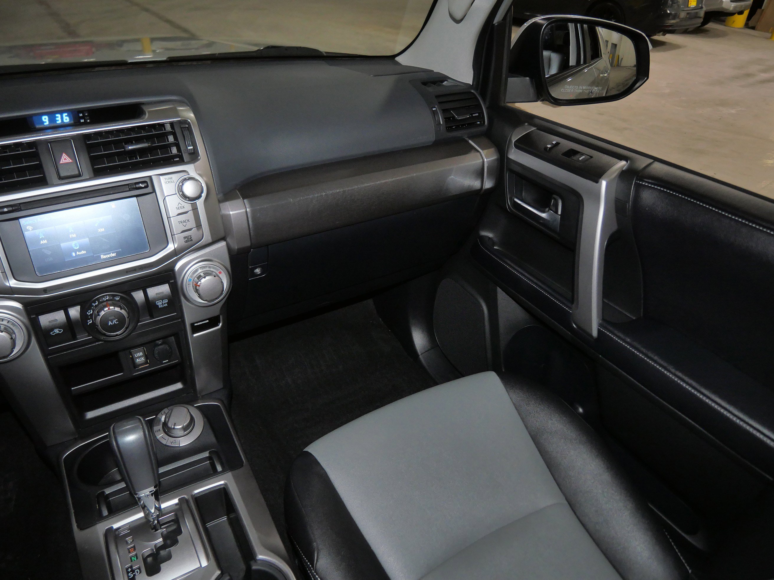 Used 2018 Toyota 4Runner SR5 Premium image 12