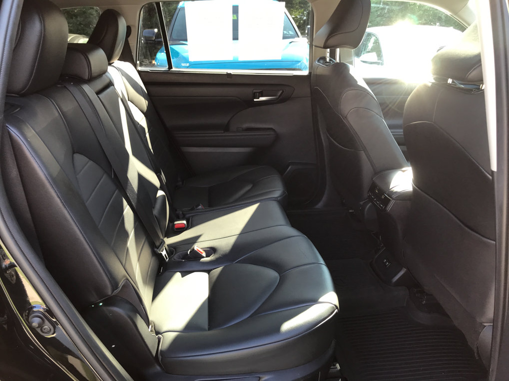 Certified 2020 Toyota Highlander XLE AWD/4WD image 34