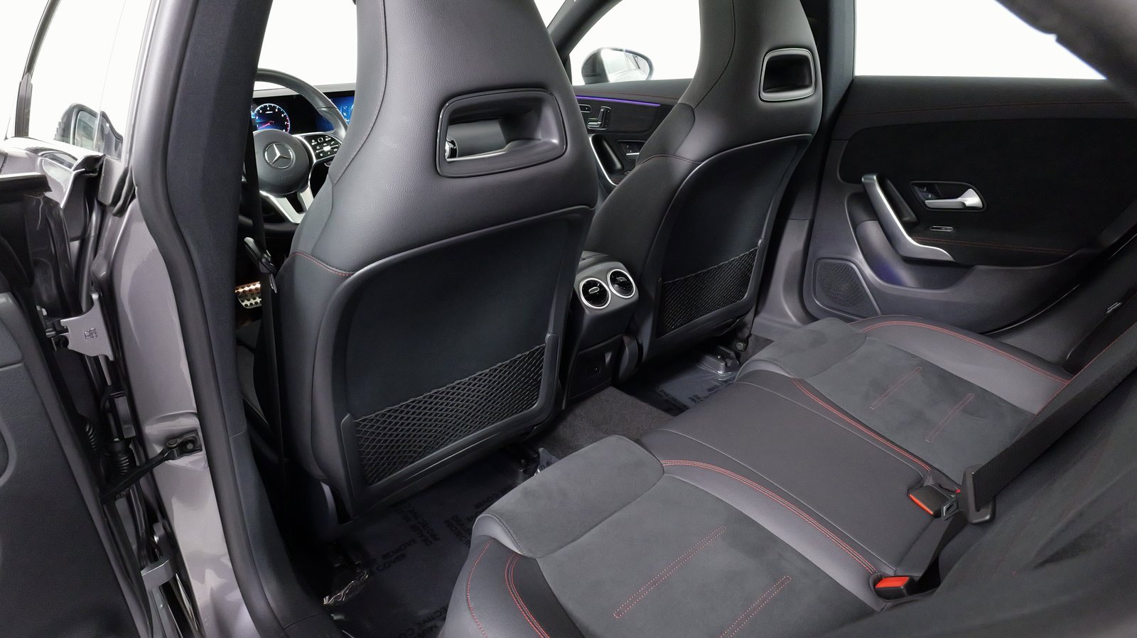 Used 2023 Mercedes-Benz CLA 250 4MATIC image 37