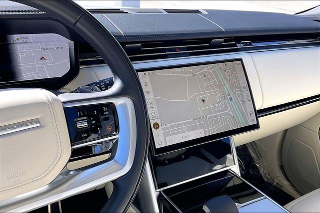 Used 2025 Land Rover Range Rover Long Wheelbase SE image 6