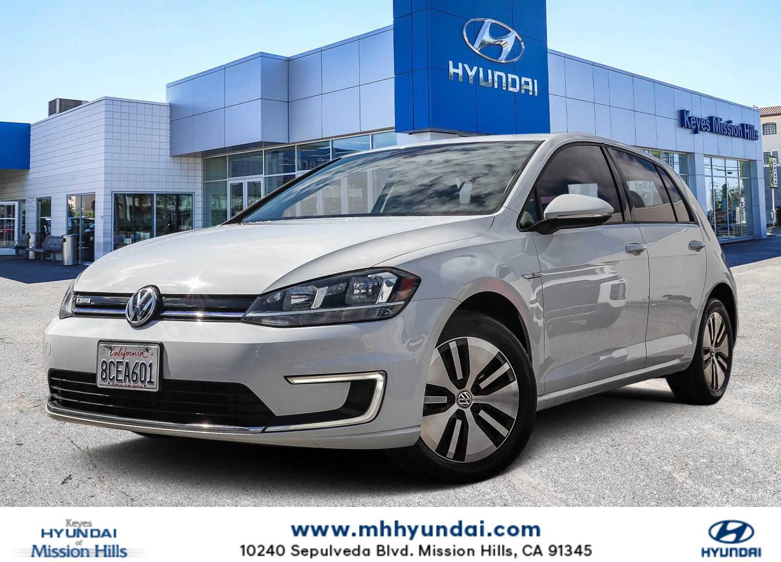 Used 2017 Volkswagen e-Golf SE image 1