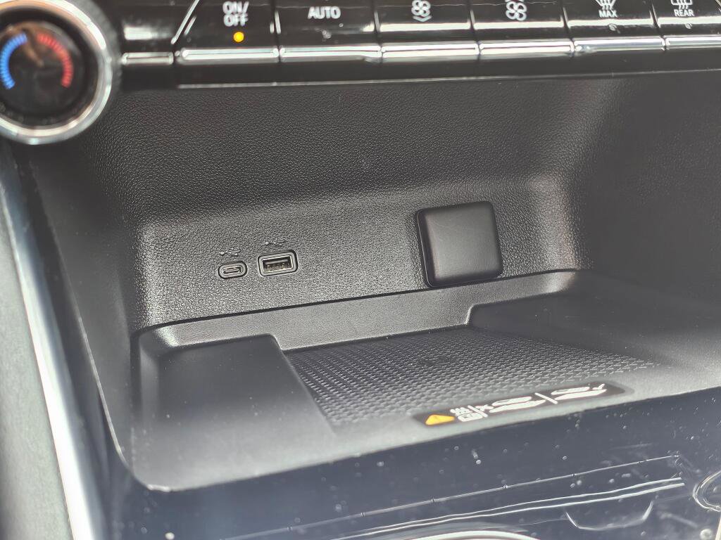 Used 2024 Chevrolet Traverse RS w/ LPO, Floor Liner Package image 36