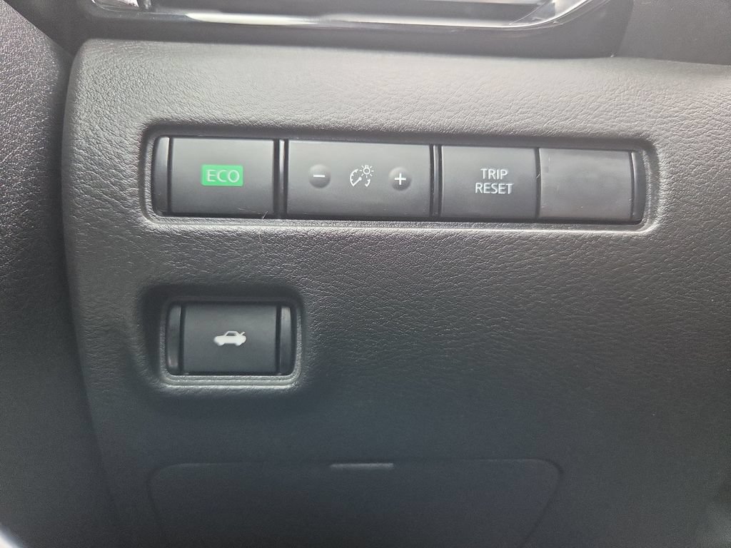Used 2023 Nissan Sentra SR w/ SR Premium Package FWD image 27