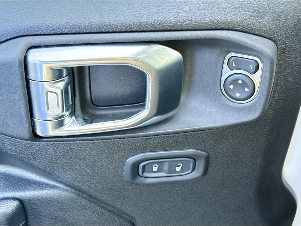 Used 2023 Jeep Wrangler Unlimited AWD/4WD image 19
