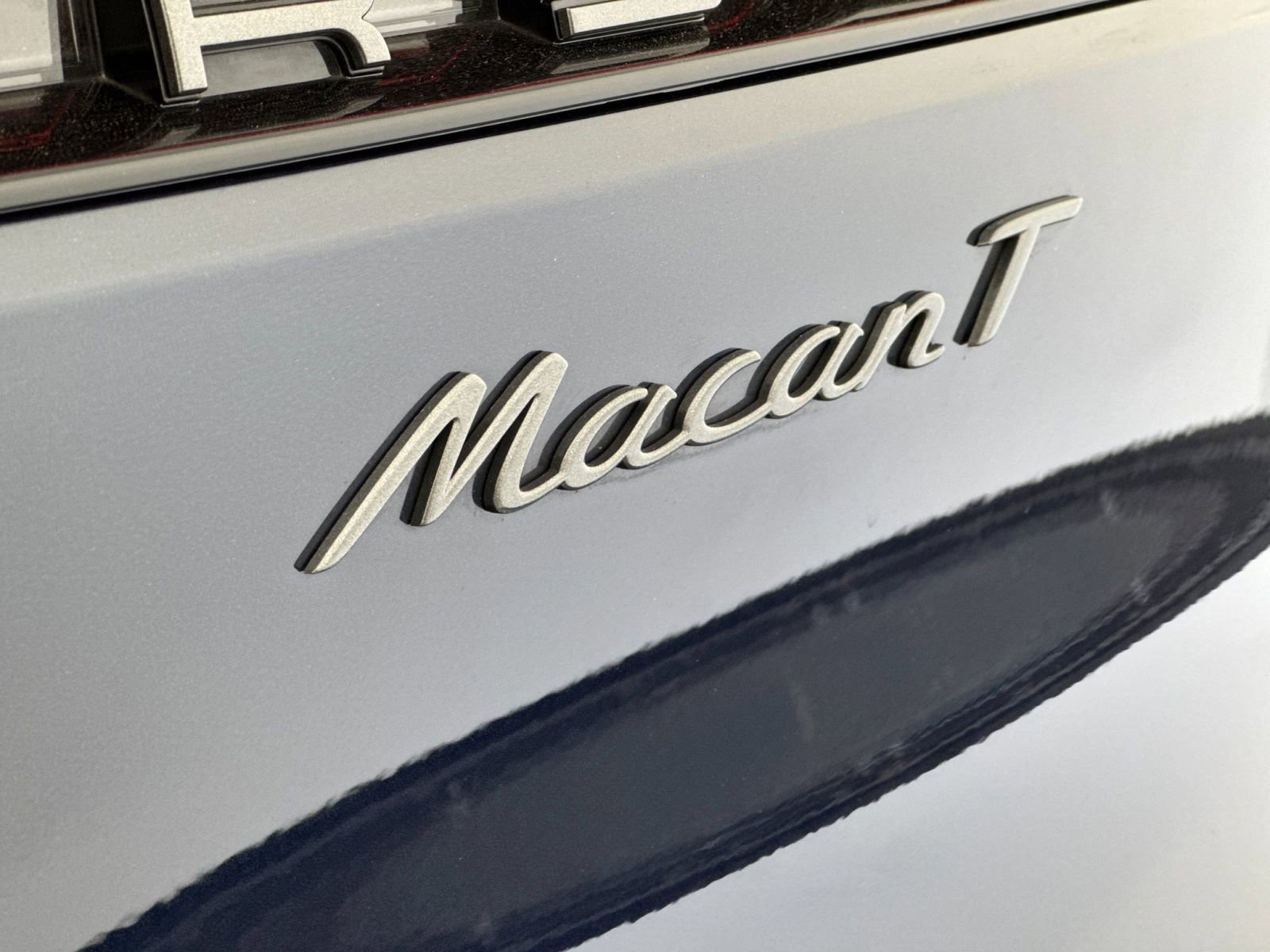 Certified 2023 Porsche Macan Turbo image 33